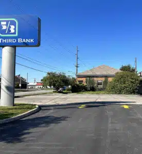 Fifth Third Bank Fremont OH Exit And Enter Lane