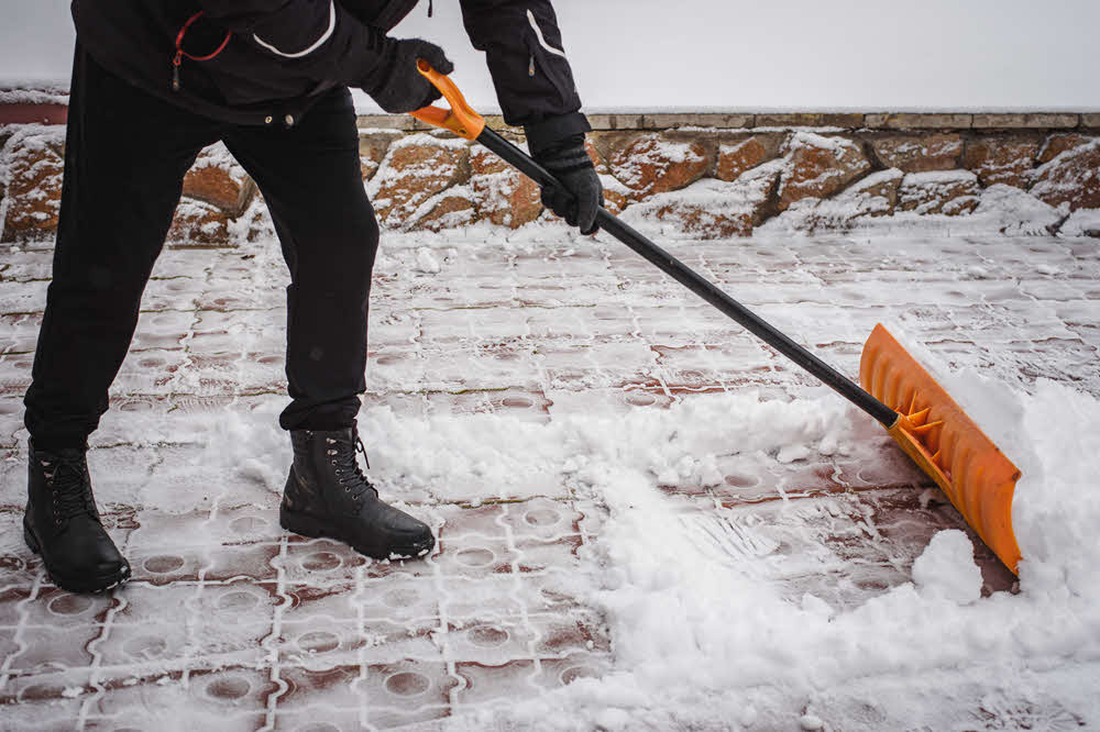 Ice Removal in Center Line, MI