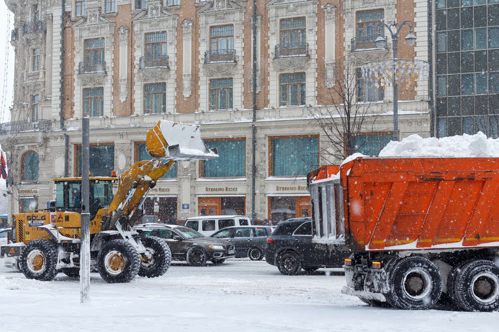 Snow Removal in Anchor Bay Harbor, MI